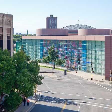 Holiday Inn Express Hotel & Suites Minneapolis-Downtown Convention Center By Ihg Zewnętrze zdjęcie