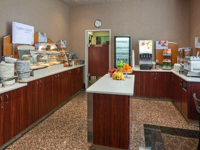 Holiday Inn Express Hotel & Suites Minneapolis-Downtown Convention Center By Ihg Zewnętrze zdjęcie